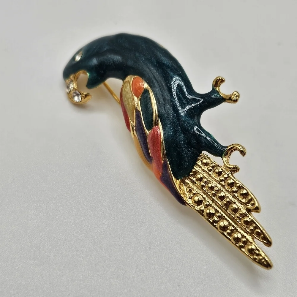 VINTAGE Colorful Green Enamel Rhinestone Gold Tone Parrot Bird Brooch Pin